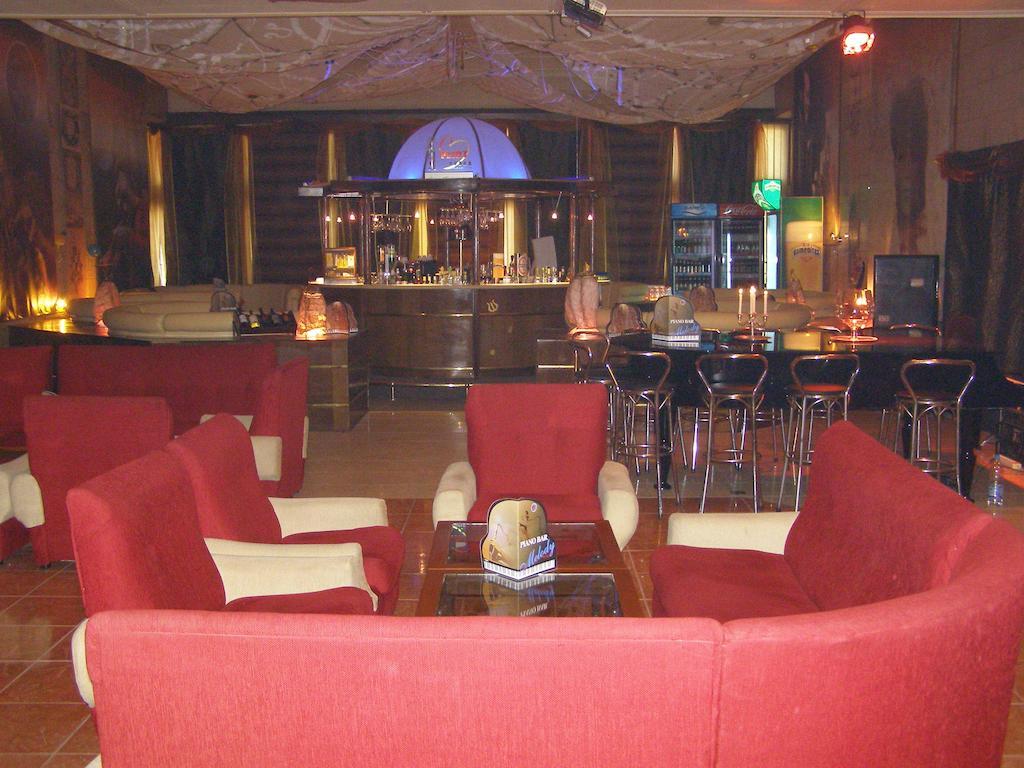 Hotel Bulgaria Dobrich Exterior photo