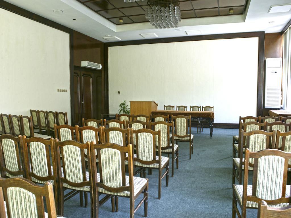 Hotel Bulgaria Dobrich Exterior photo